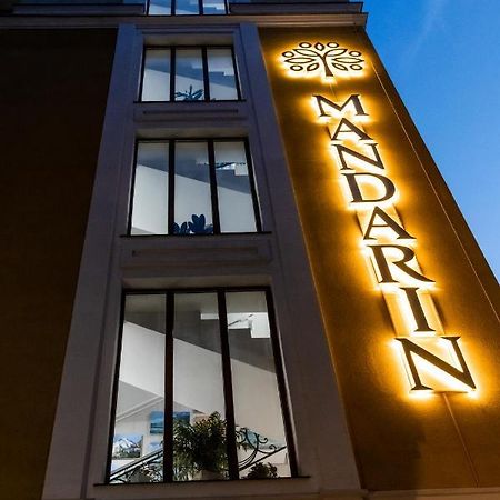 Hotel "Mandarin Clubhouse" Harkiv Dış mekan fotoğraf