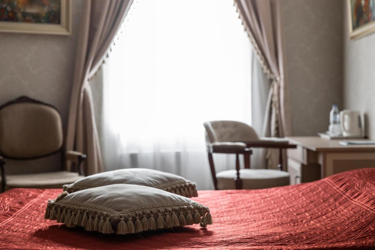 Hotel "Mandarin Clubhouse" Harkiv Dış mekan fotoğraf