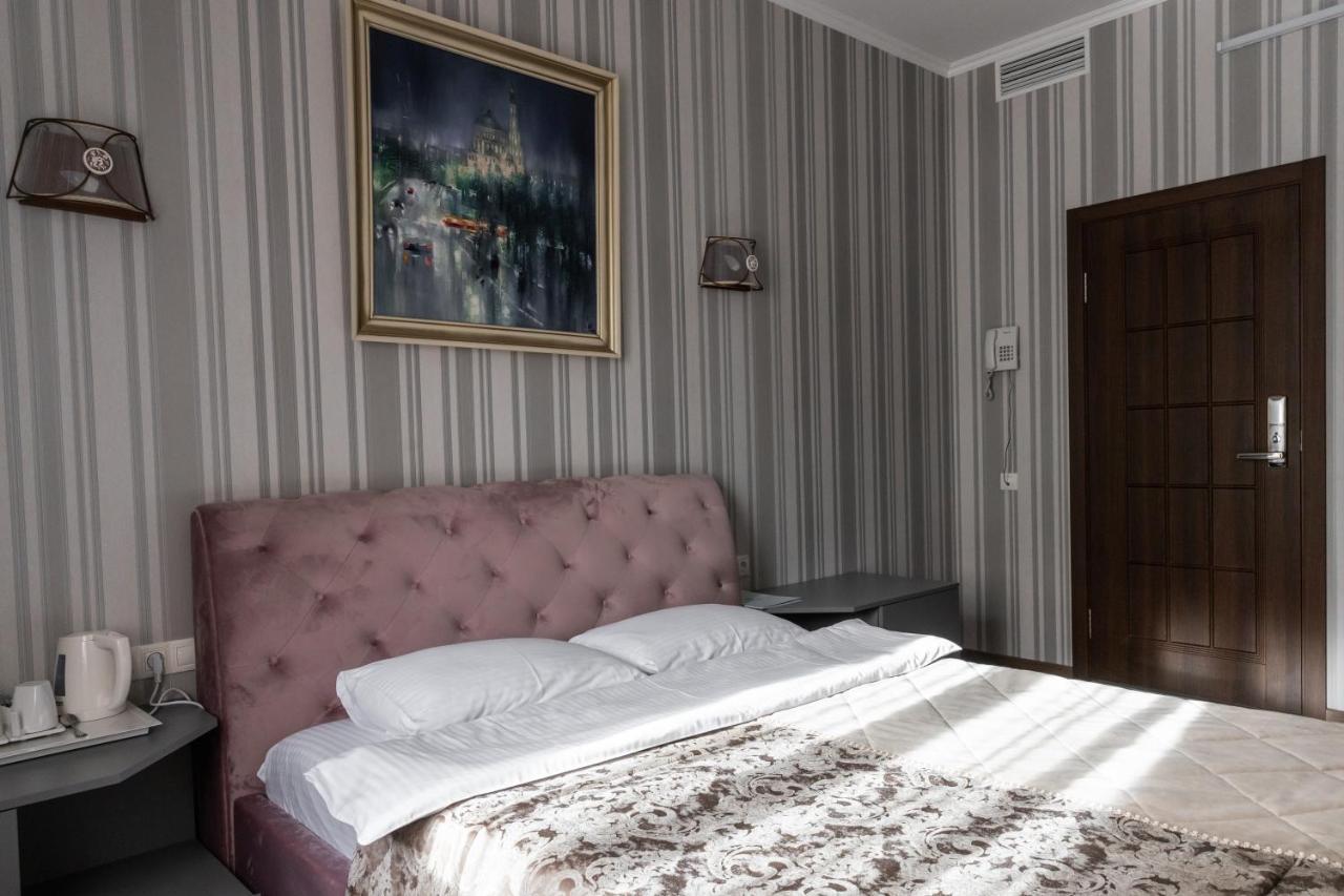 Hotel "Mandarin Clubhouse" Harkiv Dış mekan fotoğraf