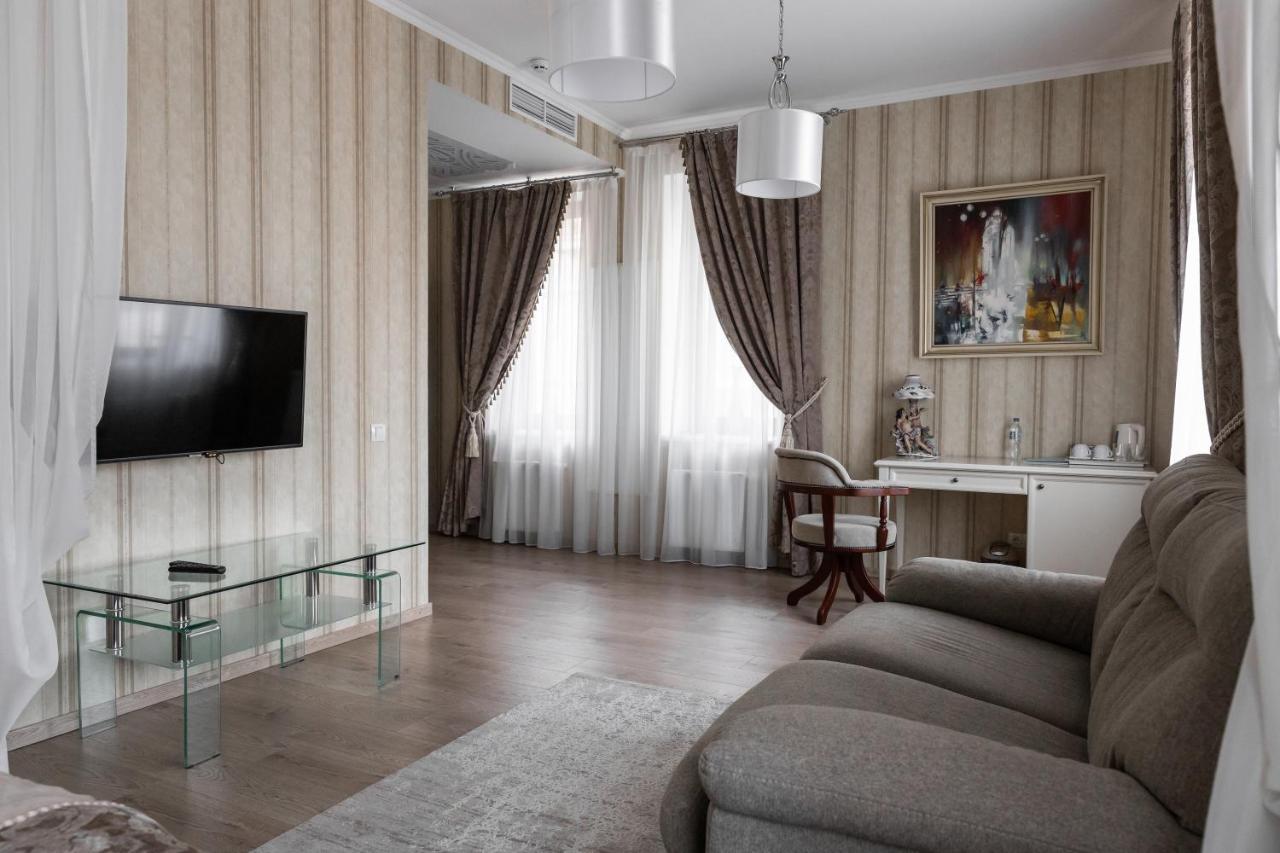 Hotel "Mandarin Clubhouse" Harkiv Dış mekan fotoğraf