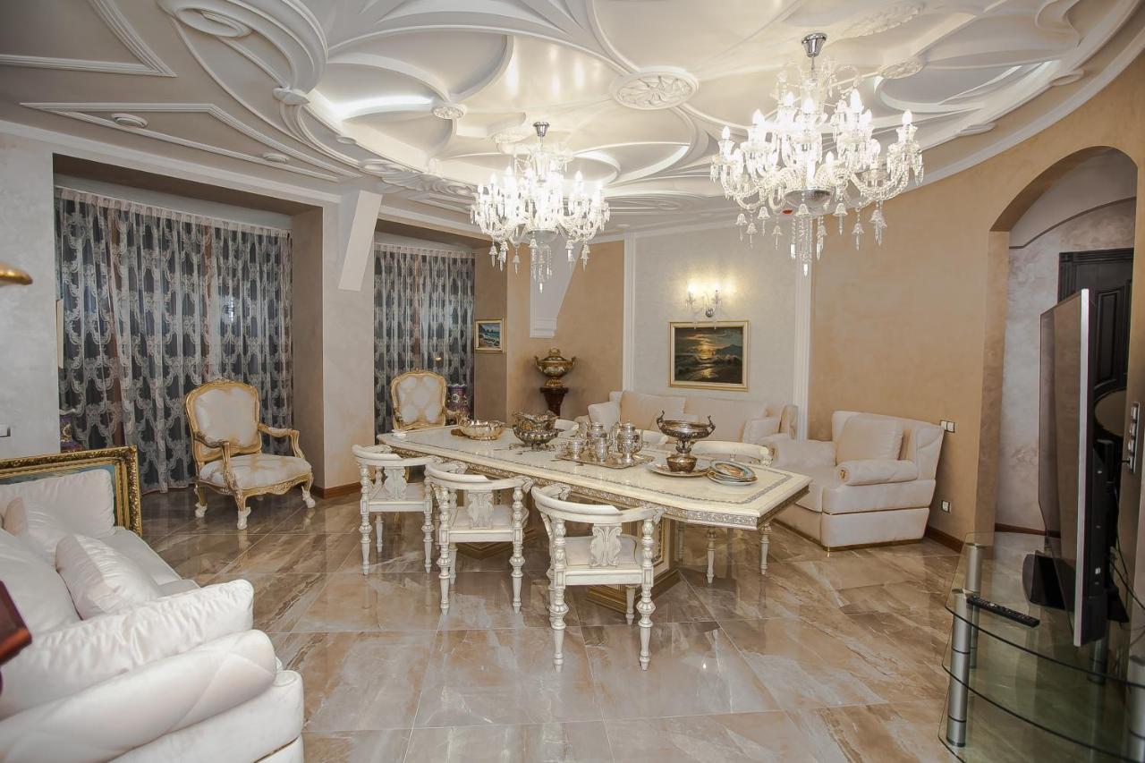 Hotel "Mandarin Clubhouse" Harkiv Dış mekan fotoğraf