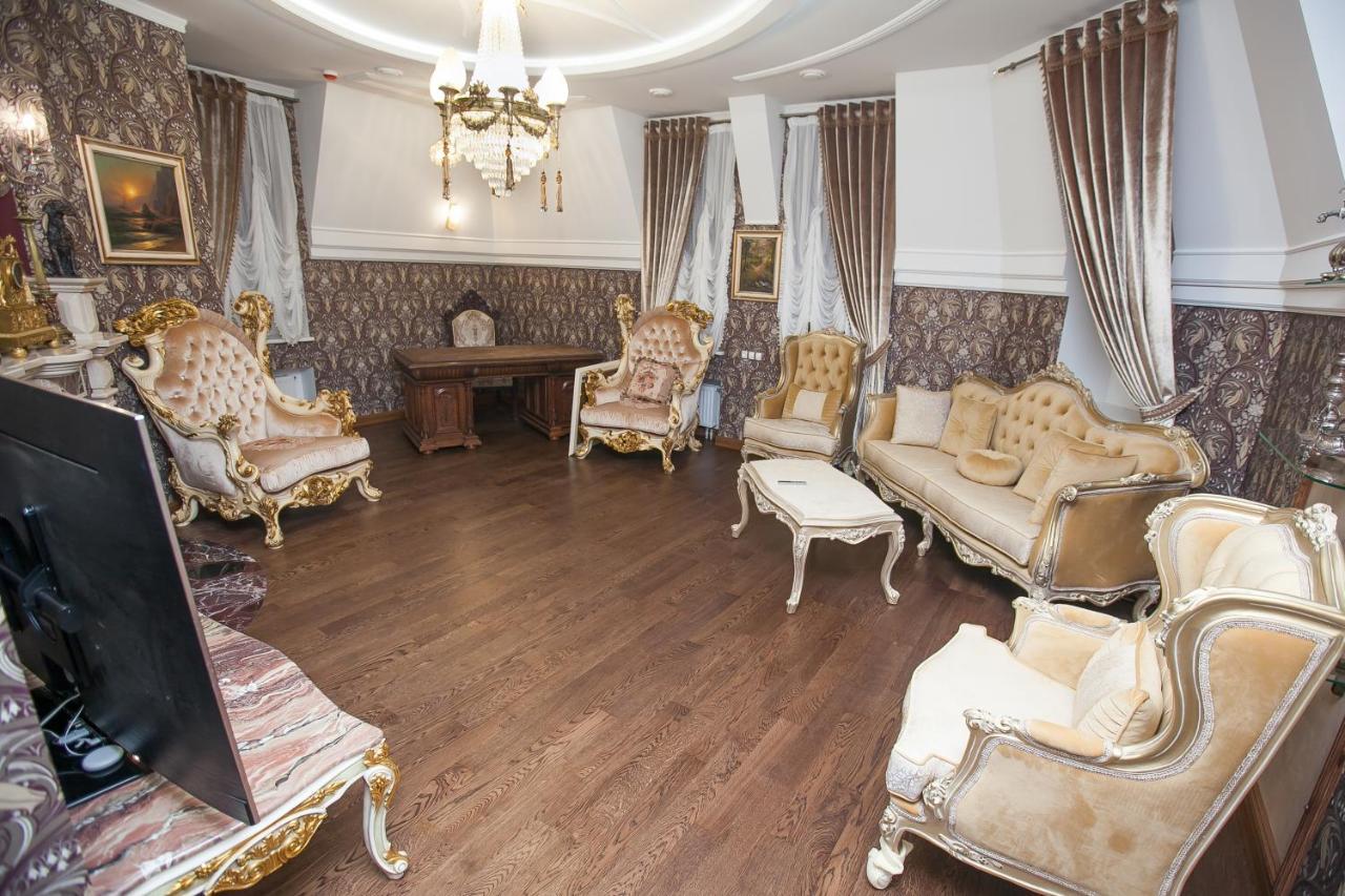 Hotel "Mandarin Clubhouse" Harkiv Dış mekan fotoğraf