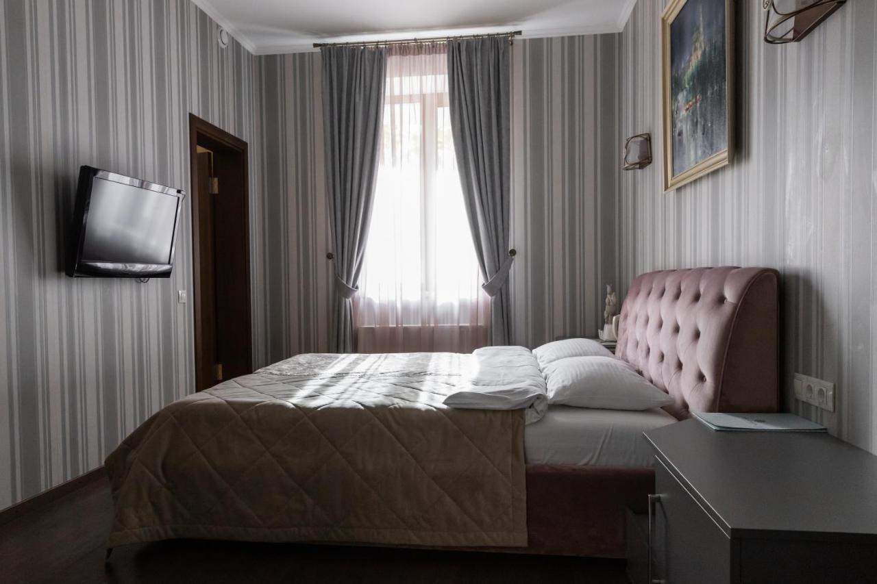 Hotel "Mandarin Clubhouse" Harkiv Dış mekan fotoğraf