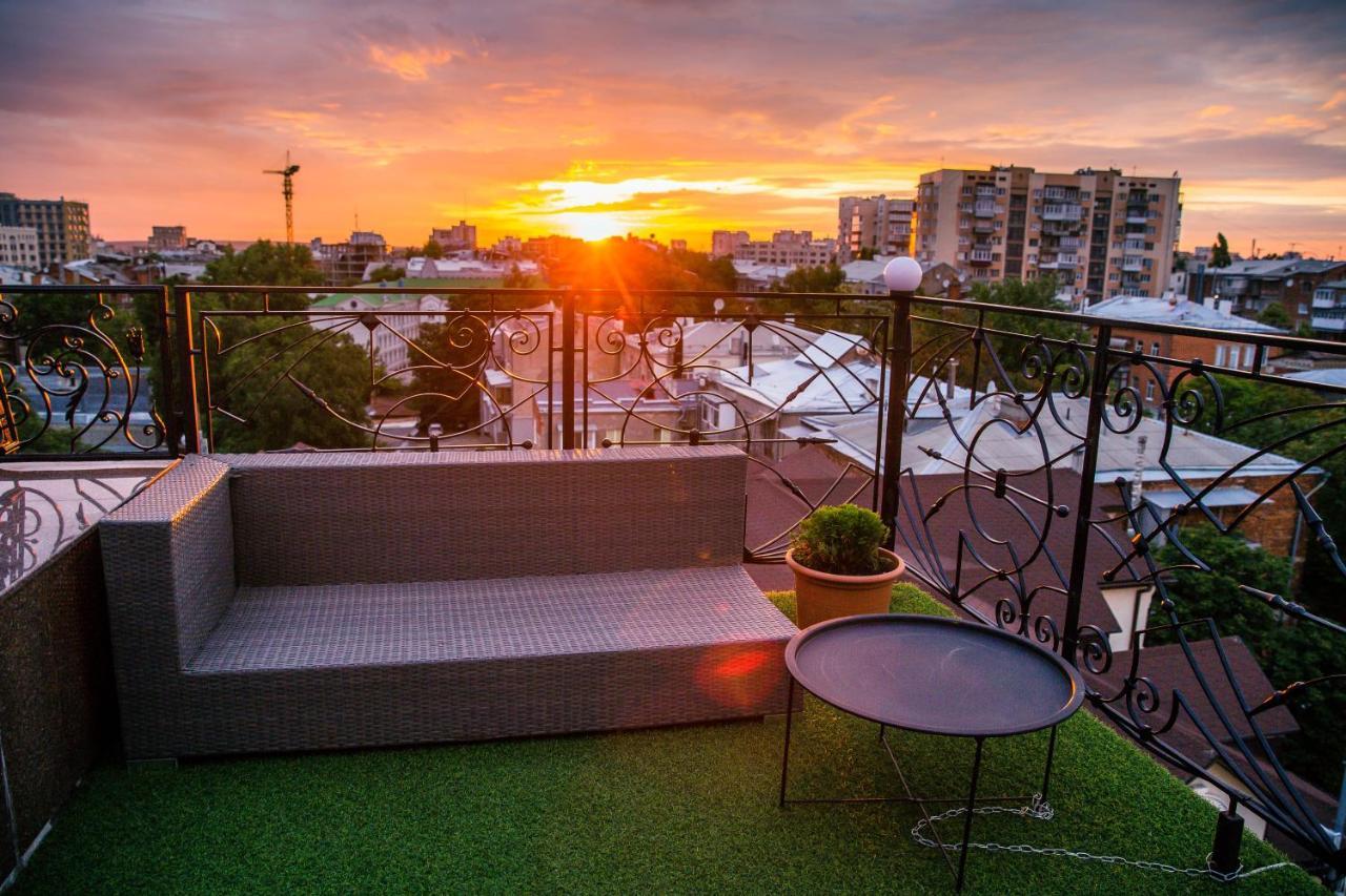 Hotel "Mandarin Clubhouse" Harkiv Dış mekan fotoğraf