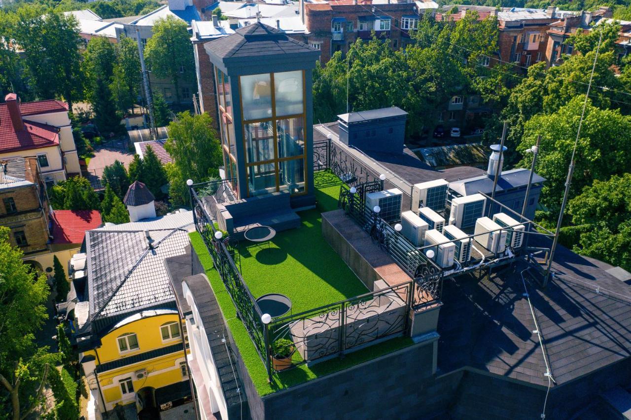 Hotel "Mandarin Clubhouse" Harkiv Dış mekan fotoğraf