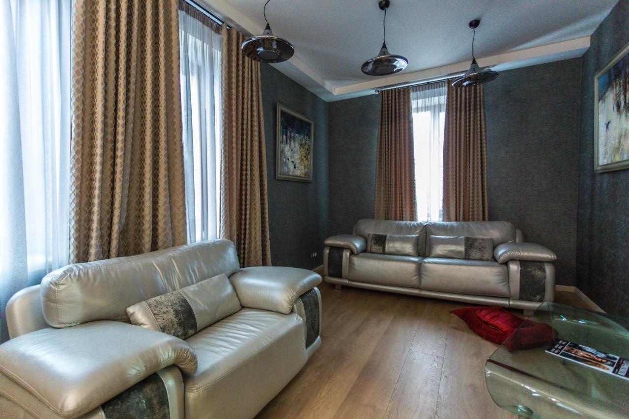 Hotel "Mandarin Clubhouse" Harkiv Dış mekan fotoğraf