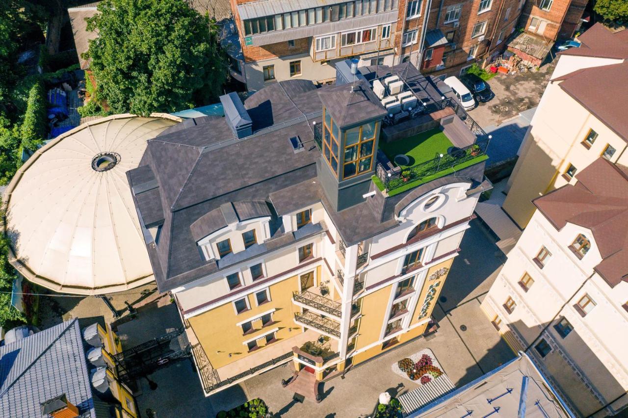 Hotel "Mandarin Clubhouse" Harkiv Dış mekan fotoğraf