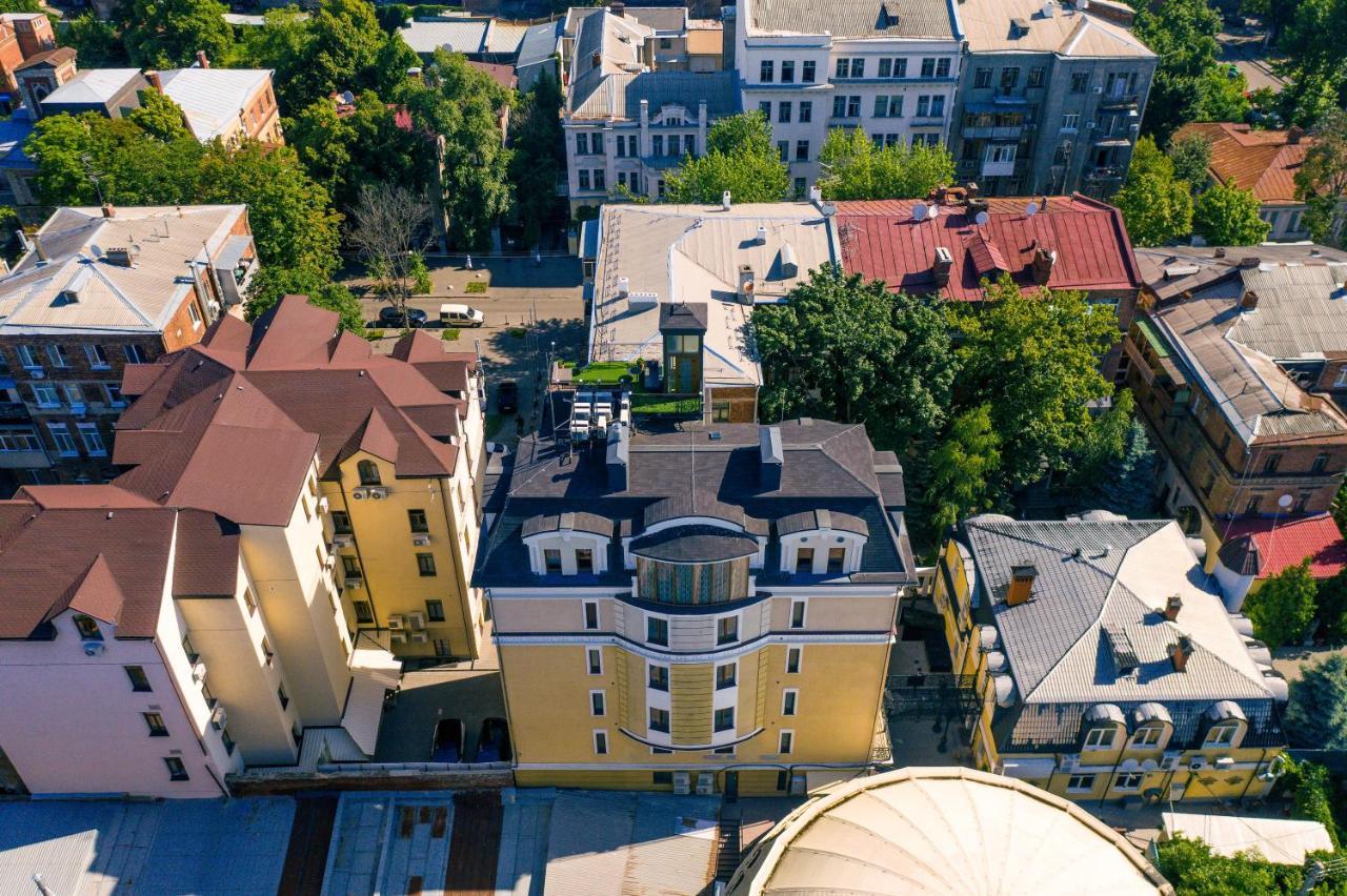 Hotel "Mandarin Clubhouse" Harkiv Dış mekan fotoğraf